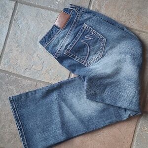 Maurices Womens 9 10 short stretch denim jeans embroidered pockets